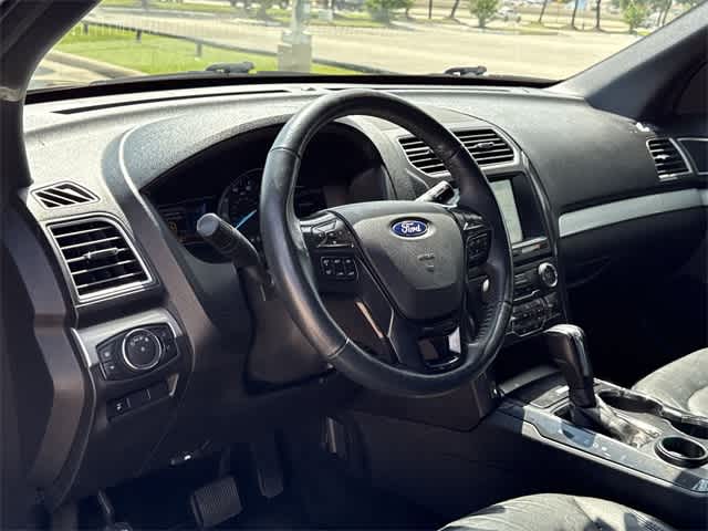 Thumbnail: 2017 Ford Explorer - 10