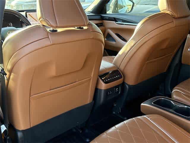 Thumbnail: 2023 INFINITI QX60 - 15