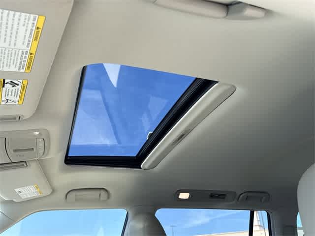 Thumbnail: 2023 INFINITI QX80 - 25