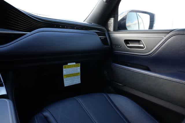 Thumbnail: 2026 INFINITI QX80 - 8