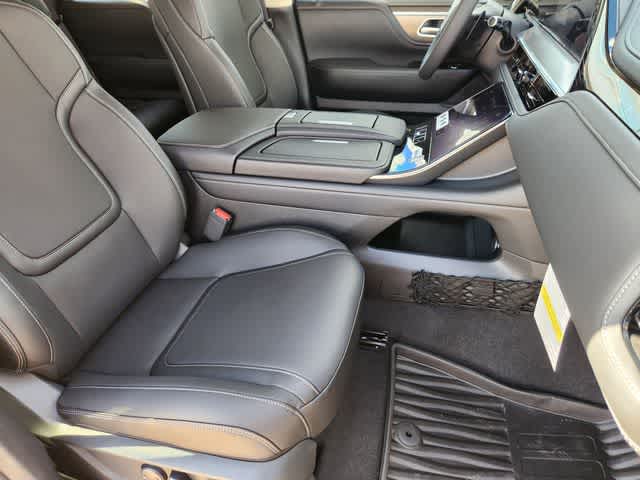 Thumbnail: 2026 INFINITI QX80 - 14