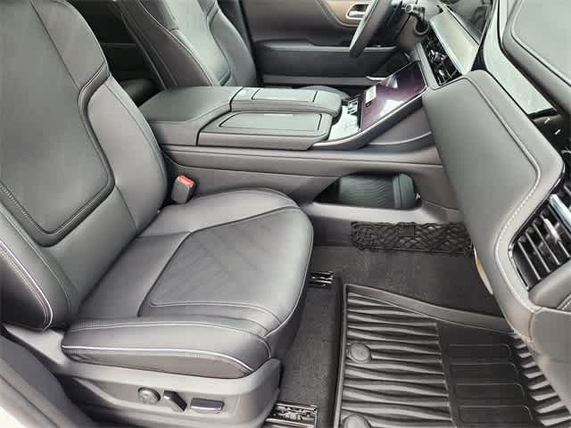 Thumbnail: 2026 INFINITI QX80 - 14