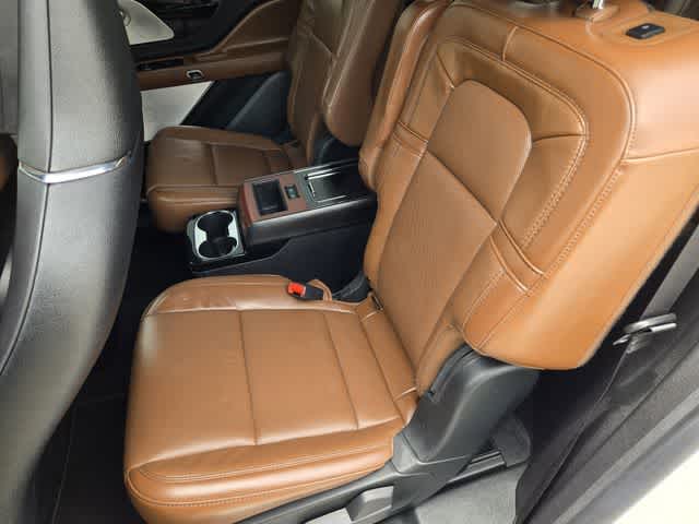 Thumbnail: 2021 Lincoln Aviator - 11