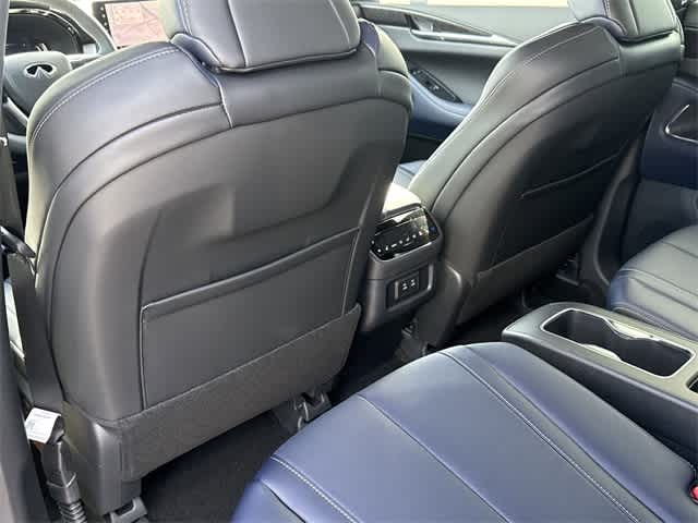 Thumbnail: 2026 INFINITI QX60 - 15