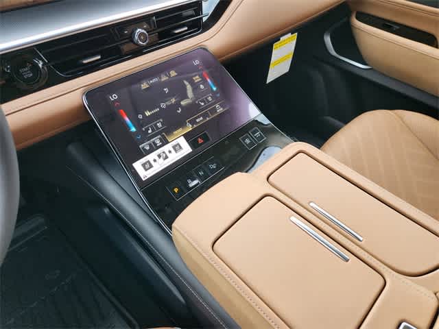 Thumbnail: 2026 INFINITI QX80 - 17