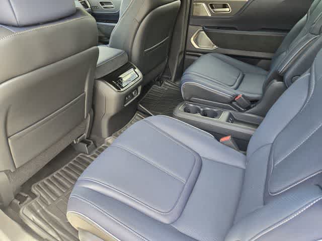Thumbnail: 2026 INFINITI QX80 - 11