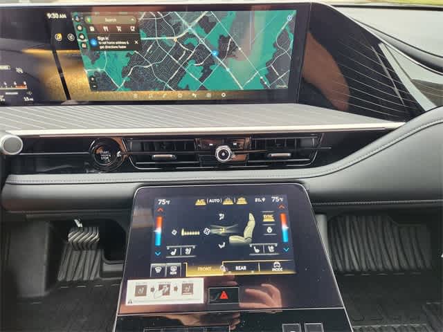 Thumbnail: 2026 INFINITI QX80 - 16