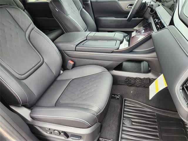 Thumbnail: 2026 INFINITI QX80 - 14