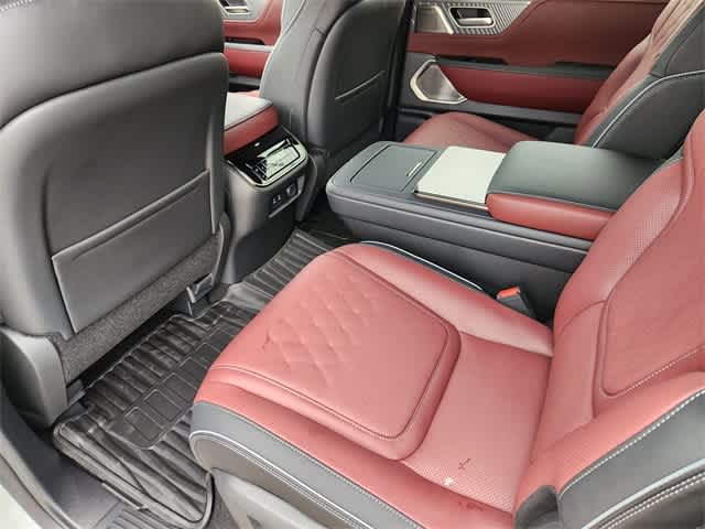 Thumbnail: 2026 INFINITI QX80 - 12