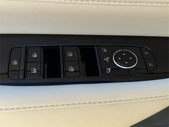 Thumbnail: 2026 INFINITI QX80 - 9