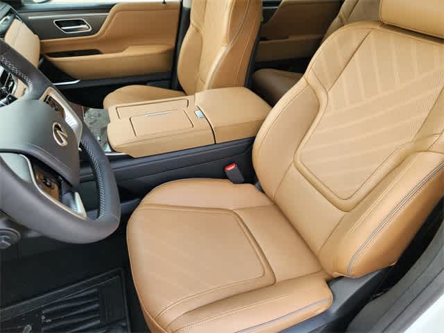 Thumbnail: 2026 INFINITI QX80 - 11