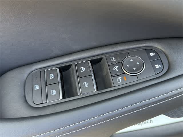 Thumbnail: 2026 INFINITI QX60 - 9