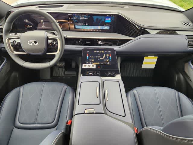 Thumbnail: 2026 INFINITI QX80 - 10