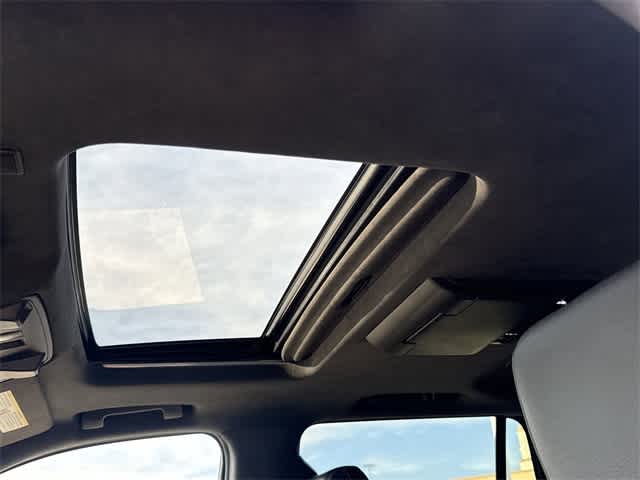 Thumbnail: 2016 Cadillac Escalade - 30