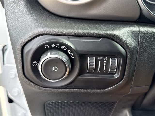 Thumbnail: 2020 Jeep Wrangler - 21