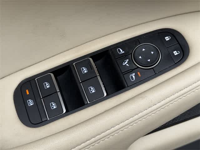 Thumbnail: 2023 INFINITI QX60 - 10