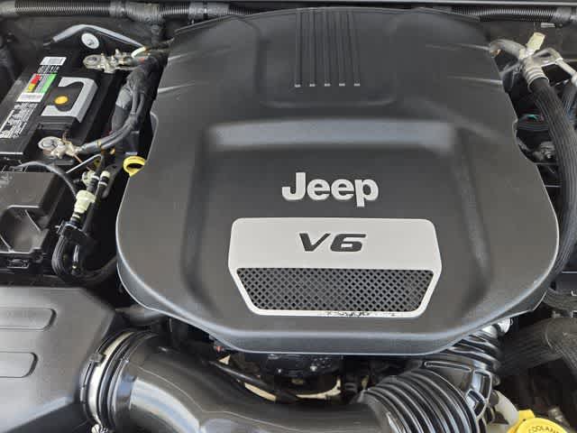 Thumbnail: 2015 Jeep Wrangler - 9