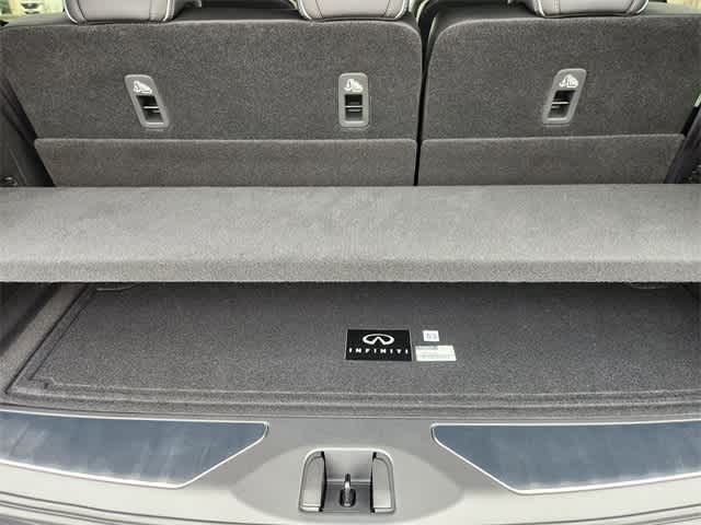 Thumbnail: 2026 INFINITI QX80 - 19