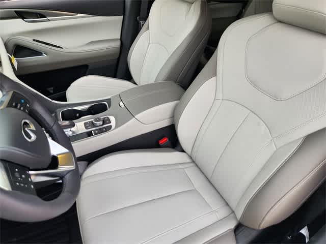 Thumbnail: 2026 INFINITI QX60 - 11