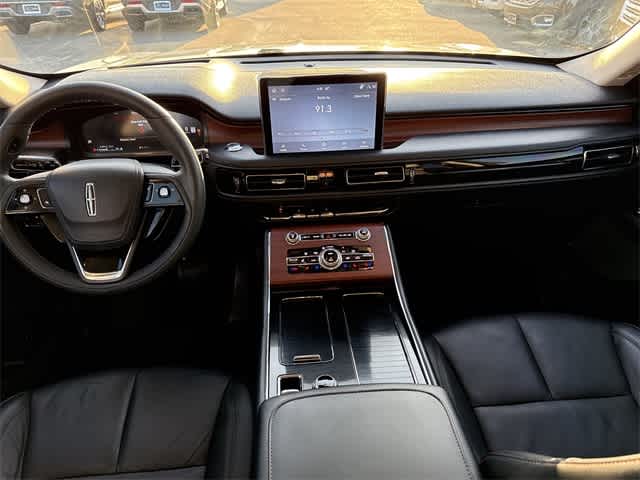 Thumbnail: 2023 Lincoln Aviator - 16
