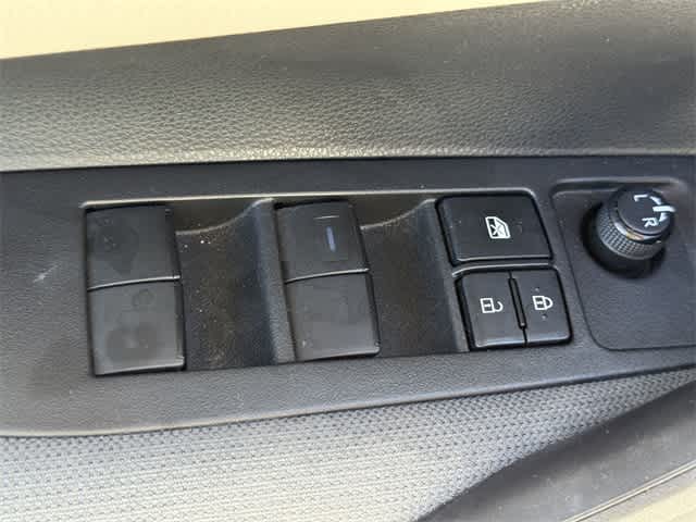 Thumbnail: 2022 Toyota Corolla - 8