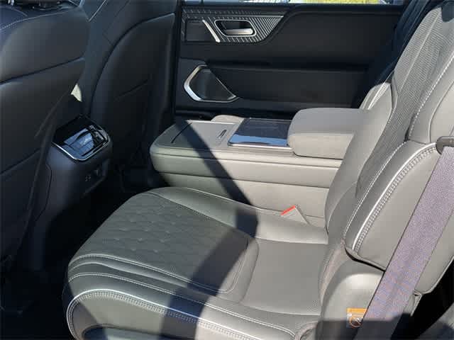 Thumbnail: 2026 INFINITI QX80 - 15