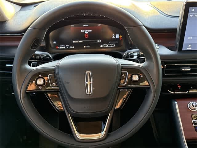 Thumbnail: 2023 Lincoln Aviator - 18