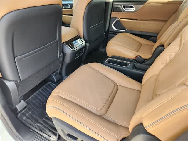 Thumbnail: 2026 INFINITI QX80 - 12