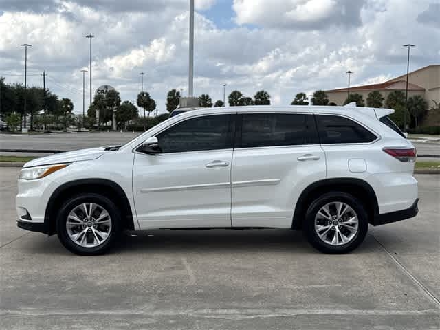 Thumbnail: 2016 Toyota Highlander - 2