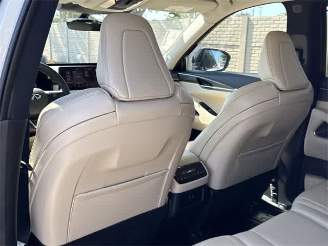 Thumbnail: 2025 INFINITI QX60 - 14