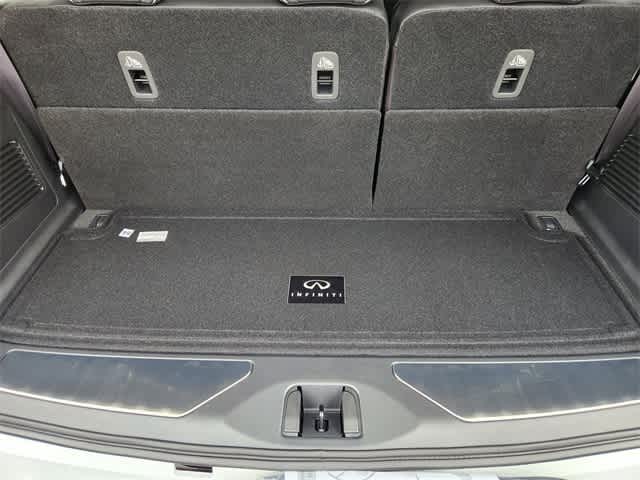 Thumbnail: 2026 INFINITI QX80 - 19