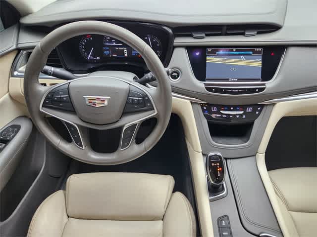 Thumbnail: 2017 Cadillac XT5 - 15