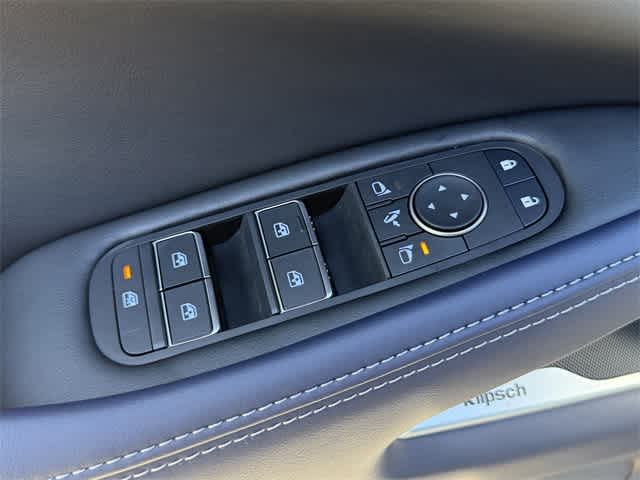 Thumbnail: 2026 INFINITI QX60 - 9