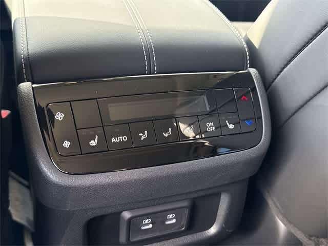 Thumbnail: 2026 INFINITI QX60 - 19