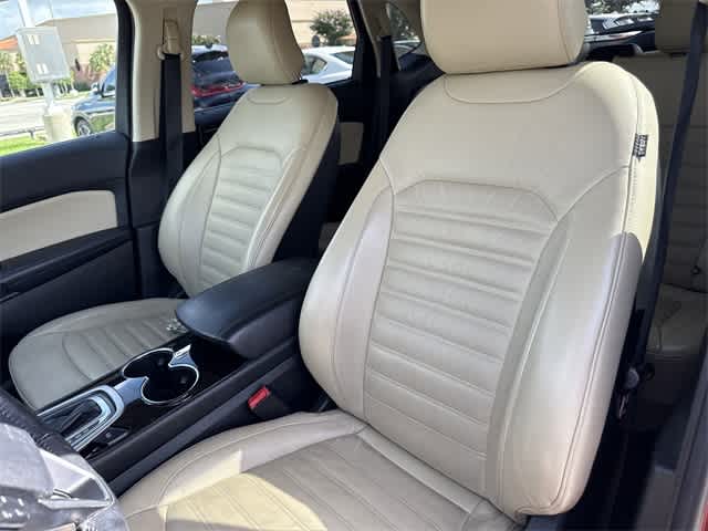 Thumbnail: 2016 Ford Edge - 12