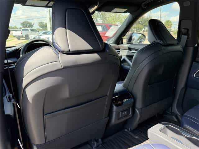 Thumbnail: 2026 INFINITI QX60 - 15