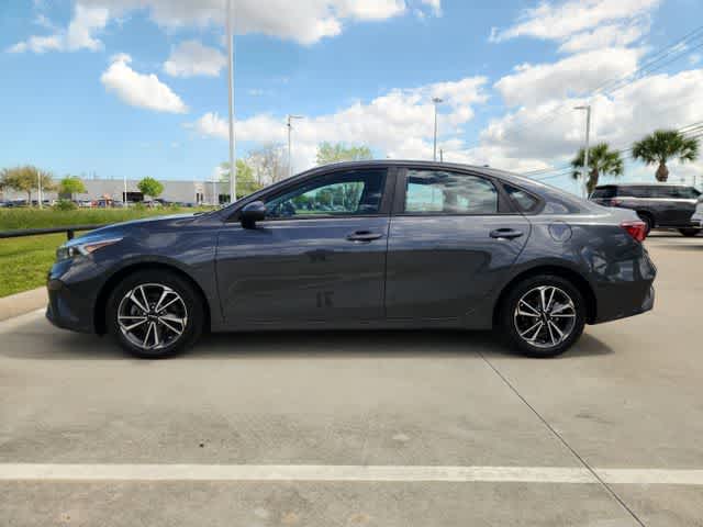 Thumbnail: 2023 Kia Forte - 3