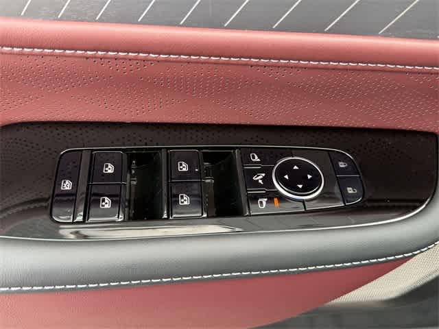 Thumbnail: 2026 INFINITI QX80 - 9