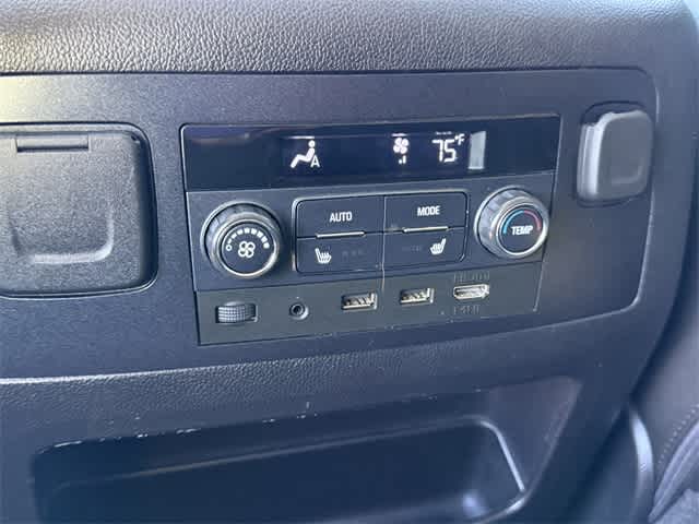 Thumbnail: 2018 GMC Yukon - 19