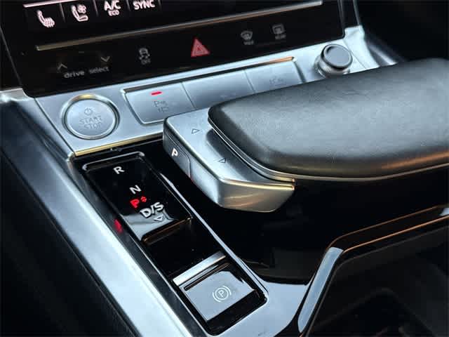 Thumbnail: 2019 Audi e-tron - 23