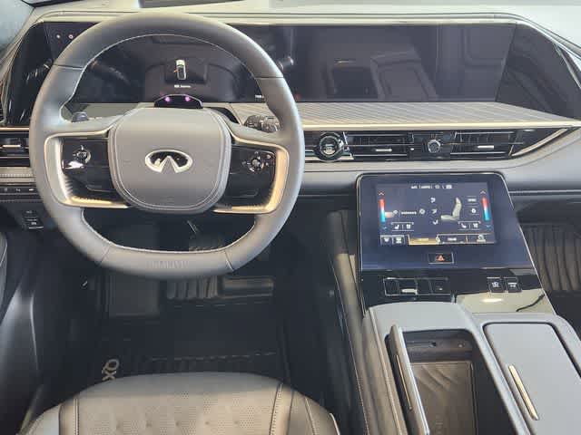 Thumbnail: 2026 INFINITI QX80 - 14