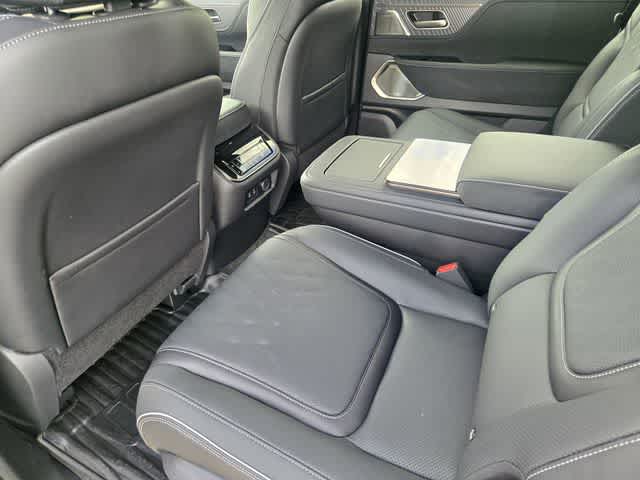 Thumbnail: 2026 INFINITI QX80 - 12