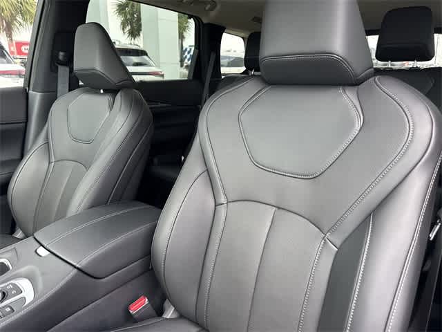 Thumbnail: 2026 INFINITI QX60 - 13