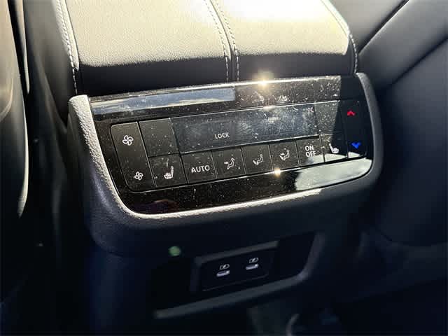 Thumbnail: 2026 INFINITI QX60 - 19