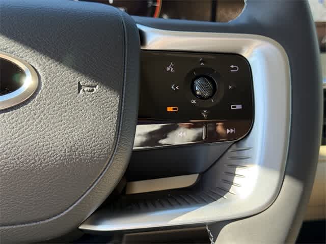 Thumbnail: 2026 INFINITI QX80 - 24