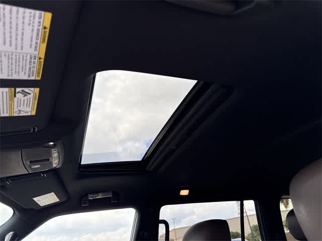 Thumbnail: 2021 Nissan Armada - 26