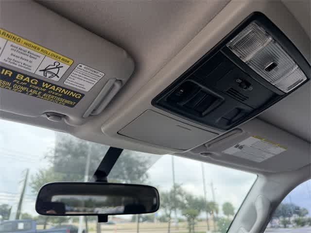 Thumbnail: 2011 Toyota 4Runner - 21