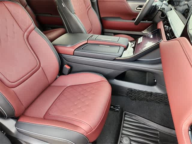 Thumbnail: 2026 INFINITI QX80 - 14