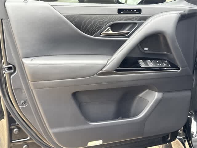 Thumbnail: 2024 Lexus LX - 8