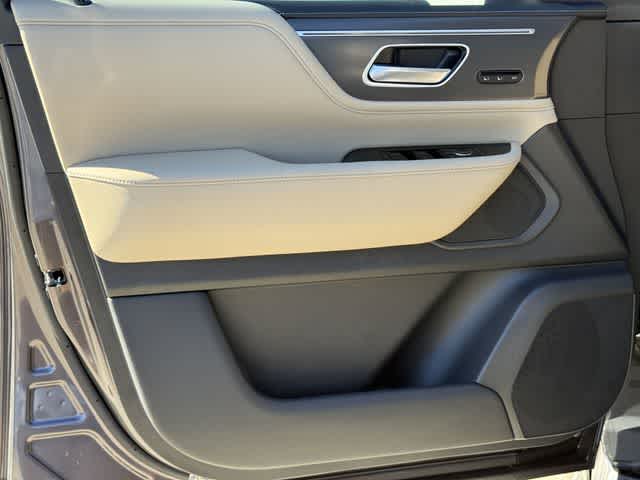 Thumbnail: 2026 INFINITI QX80 - 8